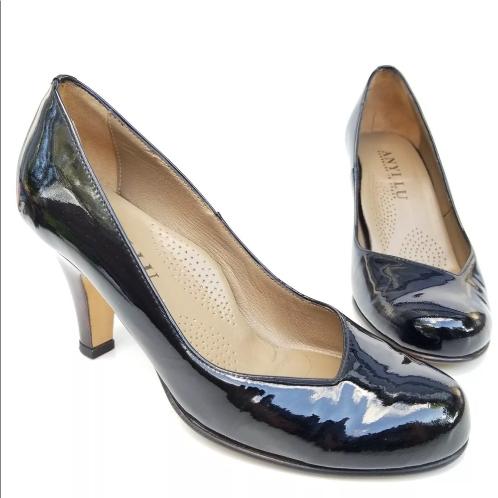 Anyi Lu Emilyblack with tortoise heal sz9/39